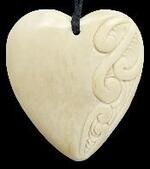 ​New Zealand NZ Maori Carving Carved Kiwiana Taonga Gift Traditional Souvenir Bone Hook Koru Heart